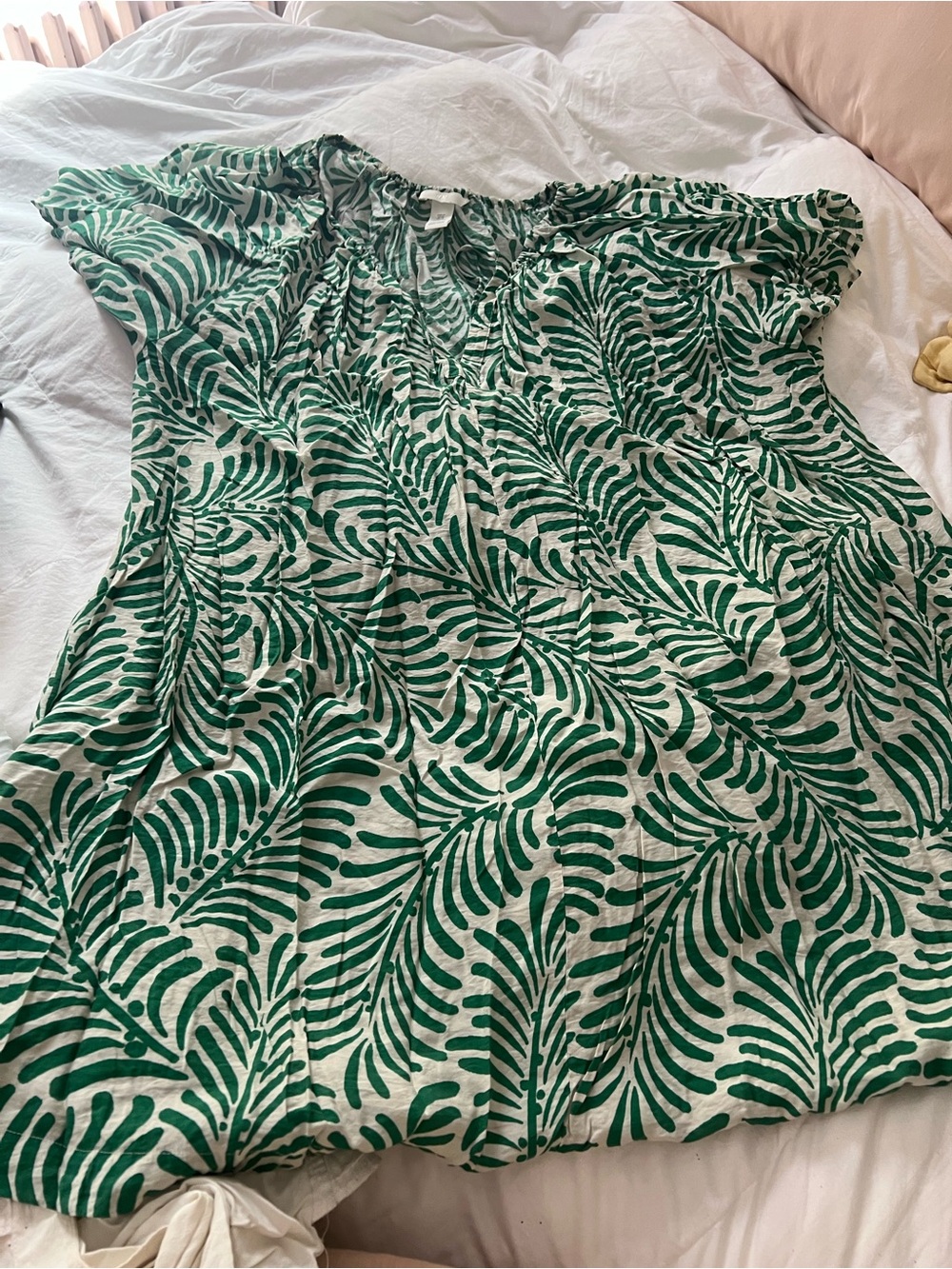 H&M Green Leaf Print Short Sleeve dress